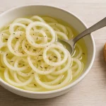 Zwiebelsalat nach DDR-Rezept: Ein schlichter und würziger Klassiker